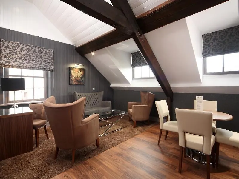 Roomzzz Newcastle City Apartmanhotel