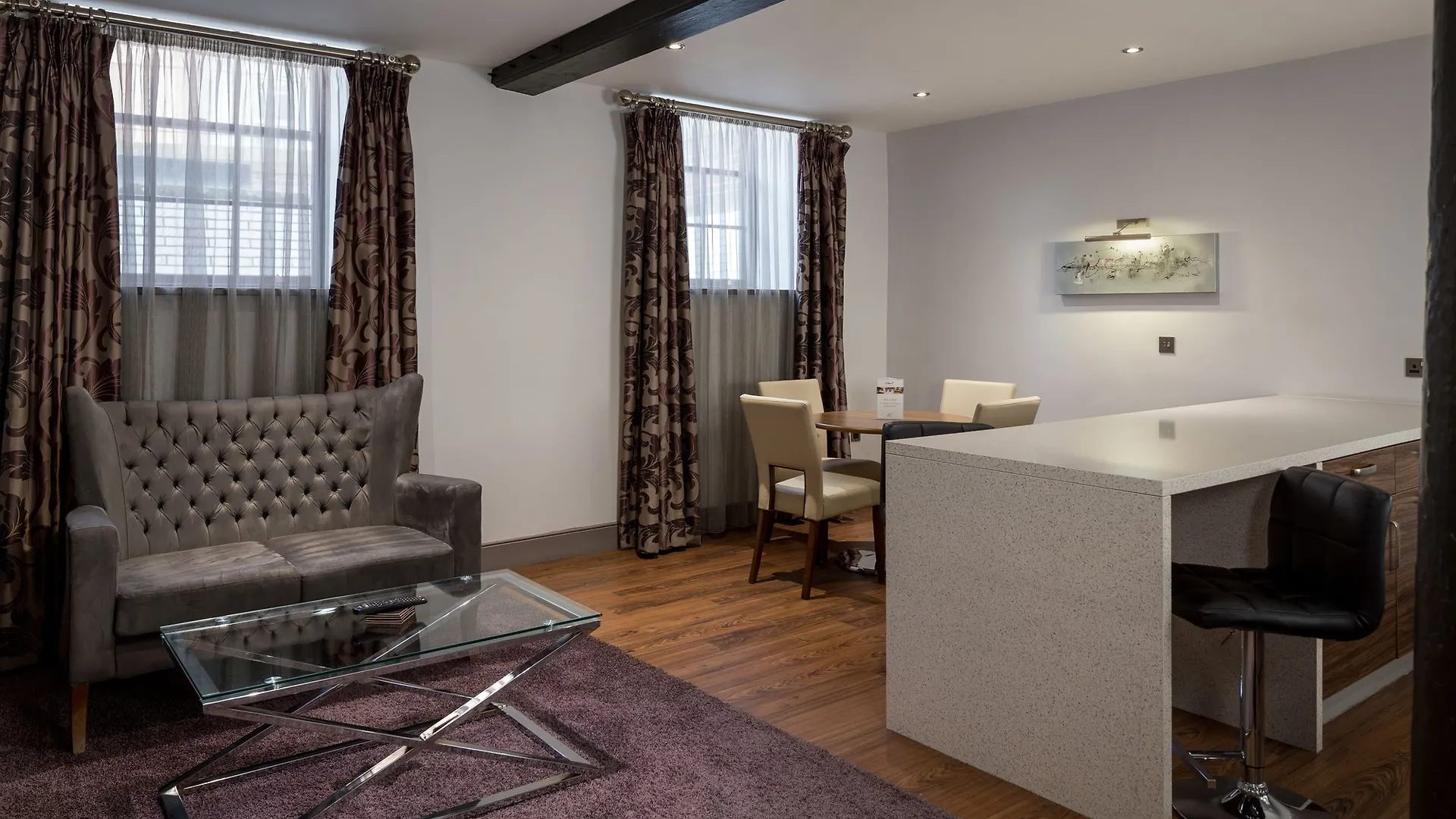 Roomzzz Newcastle City