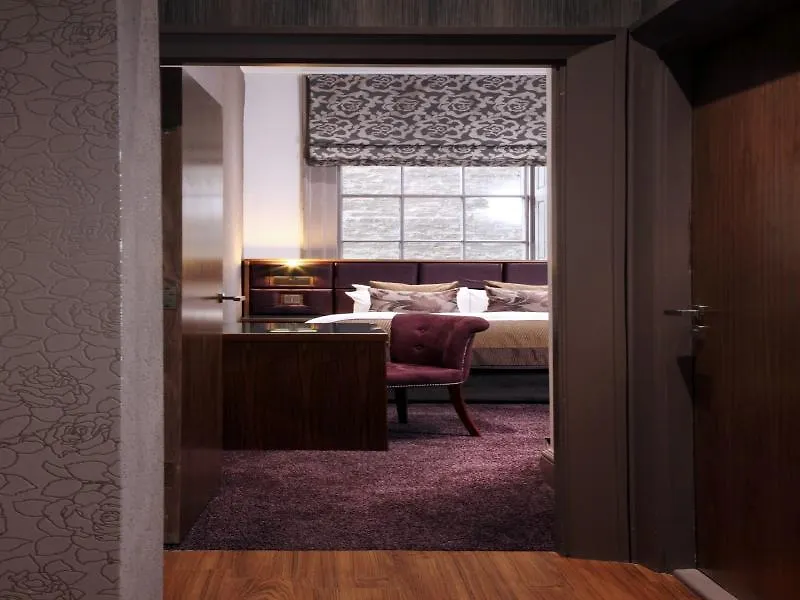 Roomzzz Newcastle City
