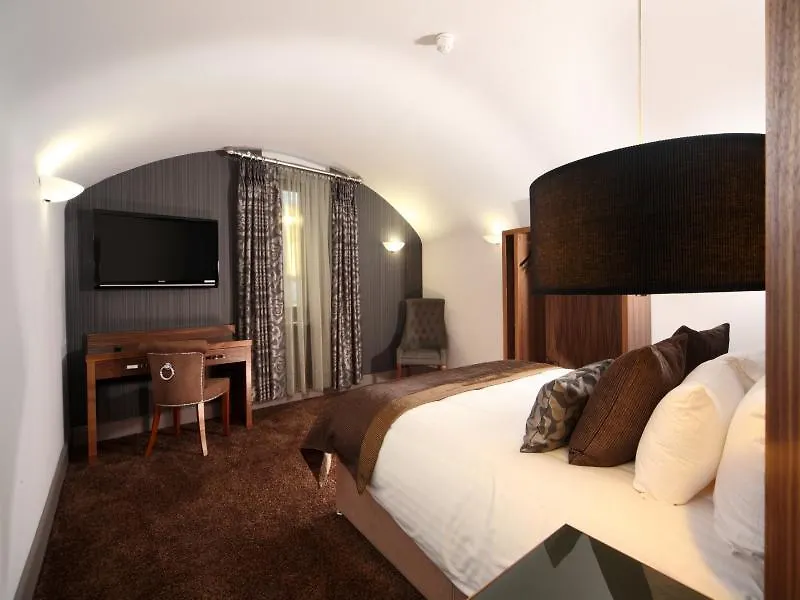Roomzzz Newcastle City Newcastle upon Tyne