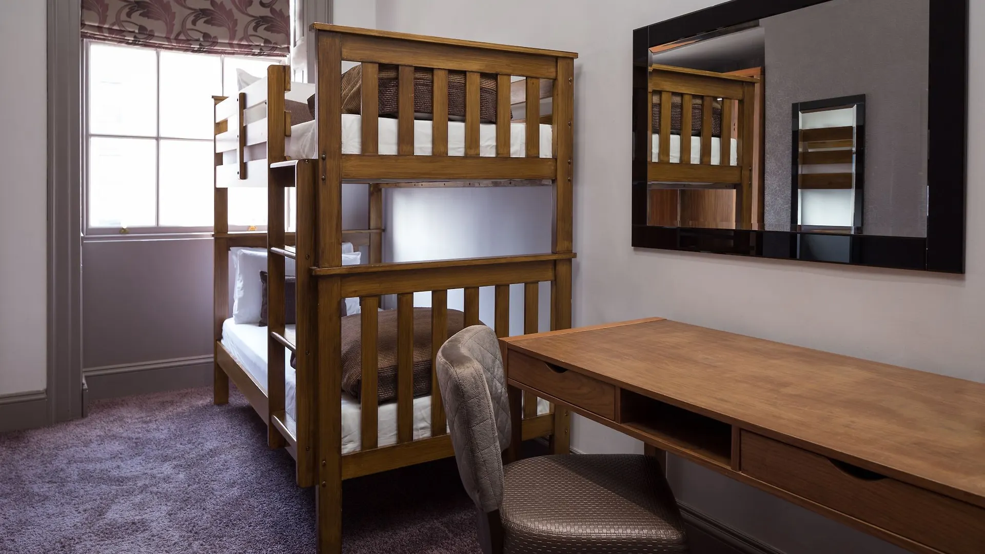 Roomzzz Newcastle City 4*, Newcastle upon Tyne