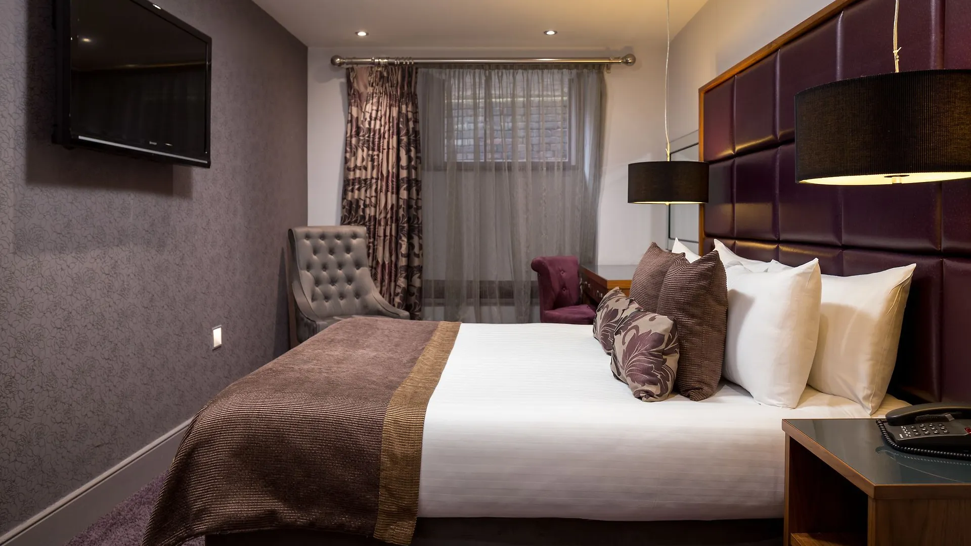 Roomzzz Newcastle City 4*, Newcastle upon Tyne